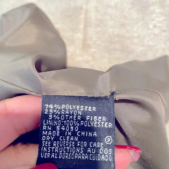 NWT Kasper Light Brown/ beige Three pieces Skirt Suit. Size 10 PETITE. - Picture 16 of 16